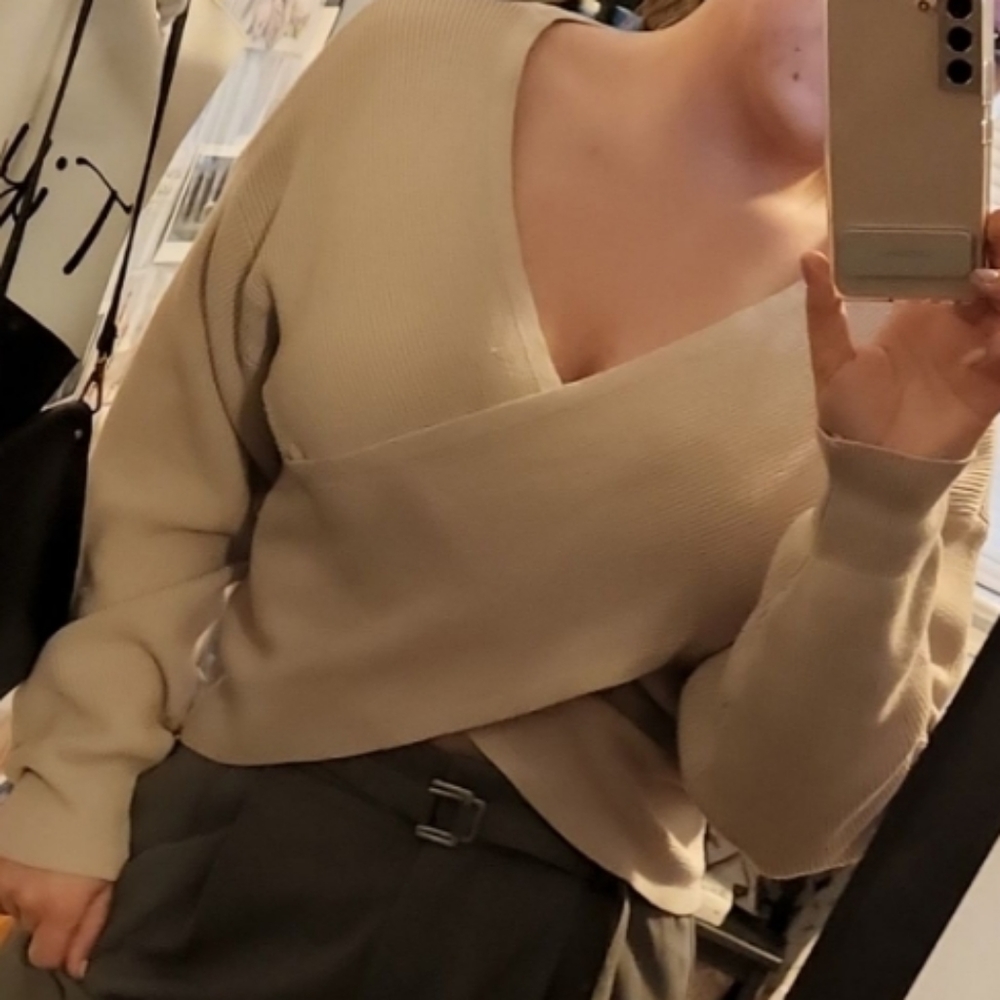 NWOT dynamite crossover sweater